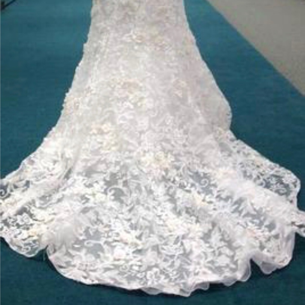 Oleg Cassini wedding dress